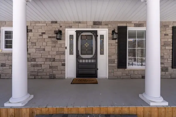 1897 Marchmont RD, Severn, ON L3V 6H2