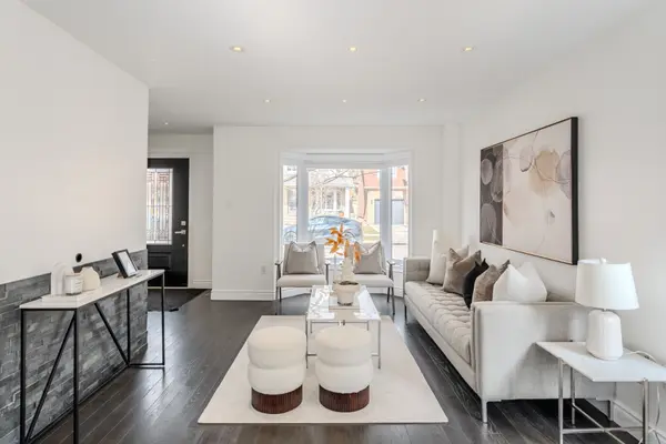 2218 Bluegrass LN, Burlington, ON L7L 6L5