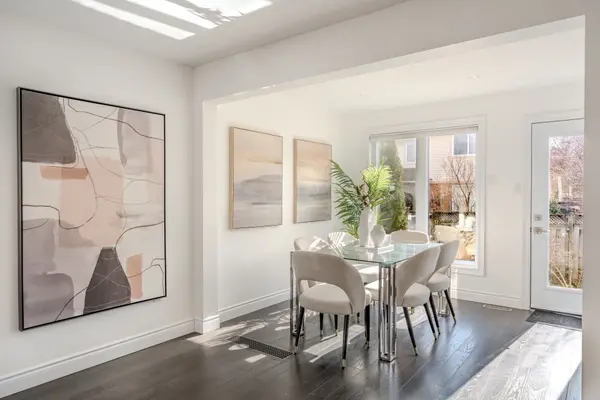 2218 Bluegrass LN, Burlington, ON L7L 6L5