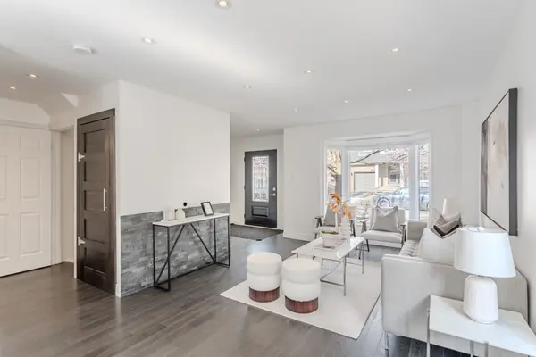 2218 Bluegrass LN, Burlington, ON L7L 6L5