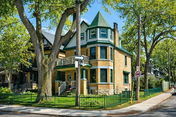 341 Sunnyside AVE, Toronto W01, ON M6R 2R7