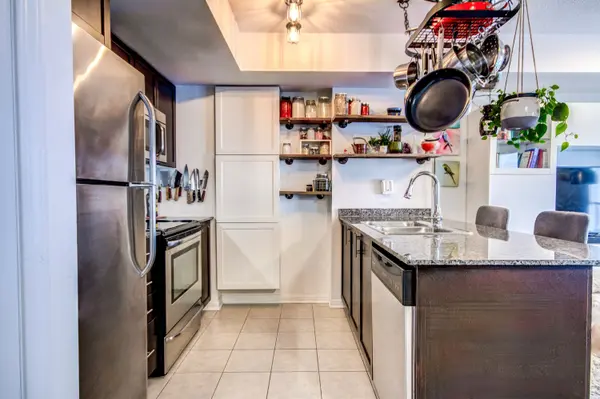 7 Foundry AVE #219, Toronto W02, ON M6H 0B7