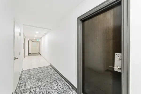 212 Kerr ST #503, Oakville, ON L6K 3B1