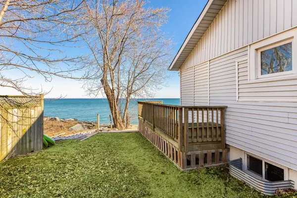 18 1/2 LAKESHORE DR, Hamilton, ON L8E 5C6