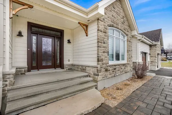 58 De La Seigneurie ST, Champlain, ON K0B 1K0