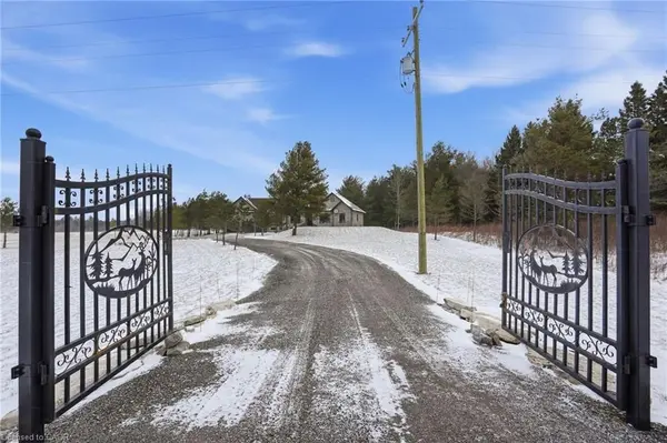 986 Highway 8 N/A, Hamilton, ON L9H 5E1