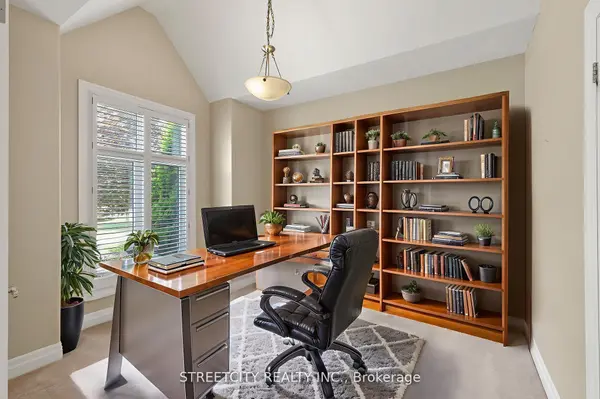 124 North Centre RD #25, London North, ON N5X 4R3