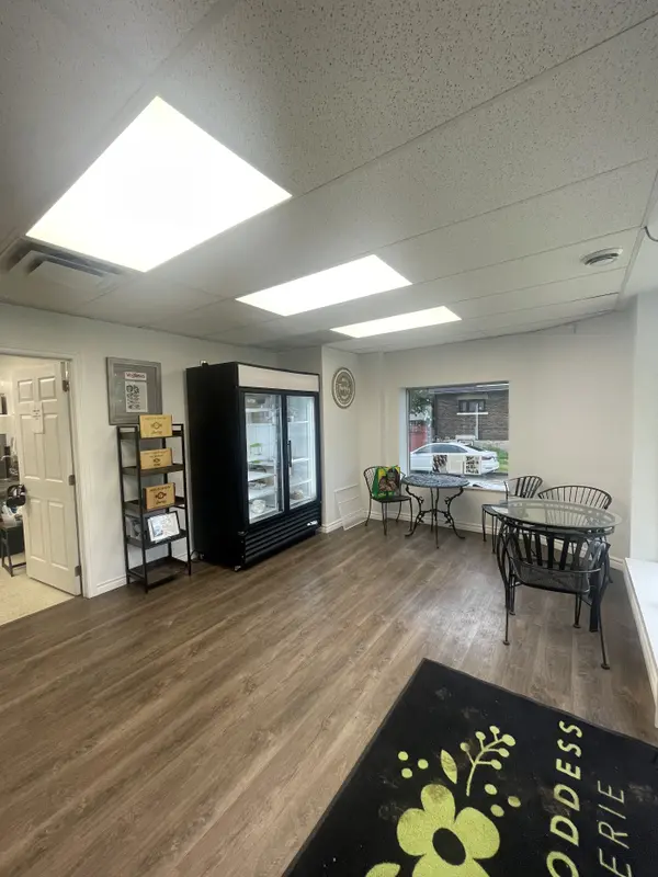 563 Woolwich ST, Guelph, ON N1H 3Y4