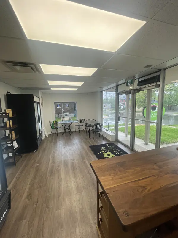 563 Woolwich ST, Guelph, ON N1H 3Y4