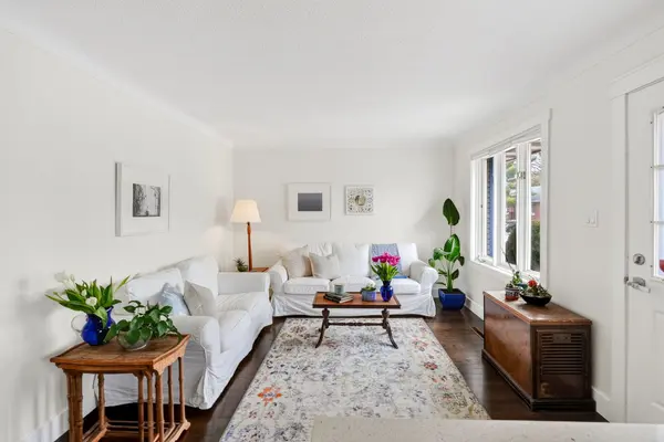 300 St Jacques ST, Vanier And Kingsview Park, ON K1L 5G5