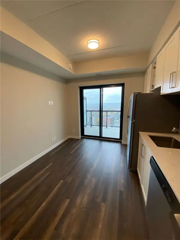 15 Queen ST S #1706, Hamilton, ON L8P 0C6