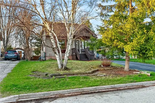 9 Morton AVE, Hamilton, ON L9H 2P4