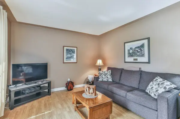 29 Cornell CRES, London East, ON N5V 1N2
