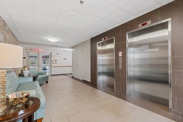 141 Vansickle RD #202, St. Catharines, ON L2S 0E5