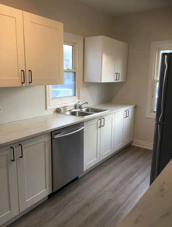 42 Vine ST, St. Catharines, ON L2R 3X8