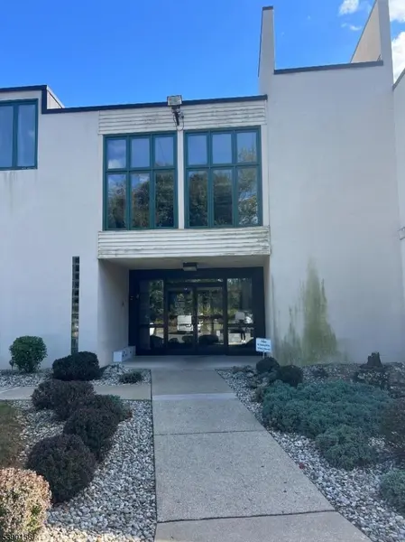 409 Coventry Dr, Lopatcong Twp., NJ 08865