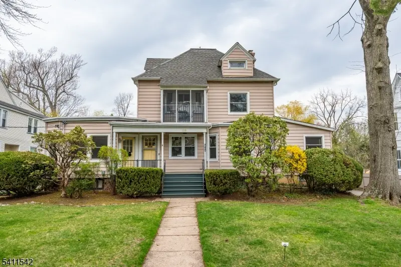 159 Bellevue Ave #2, Montclair Twp., NJ 07043