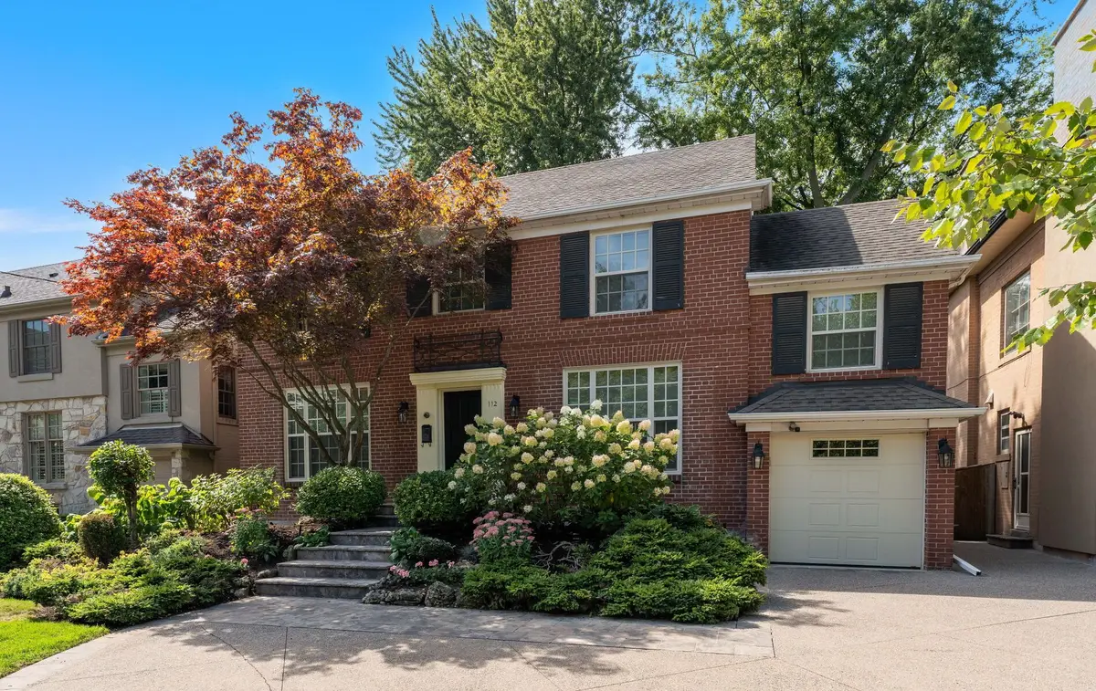 112 Mason BLVD, Toronto C04, ON M5M 3E3