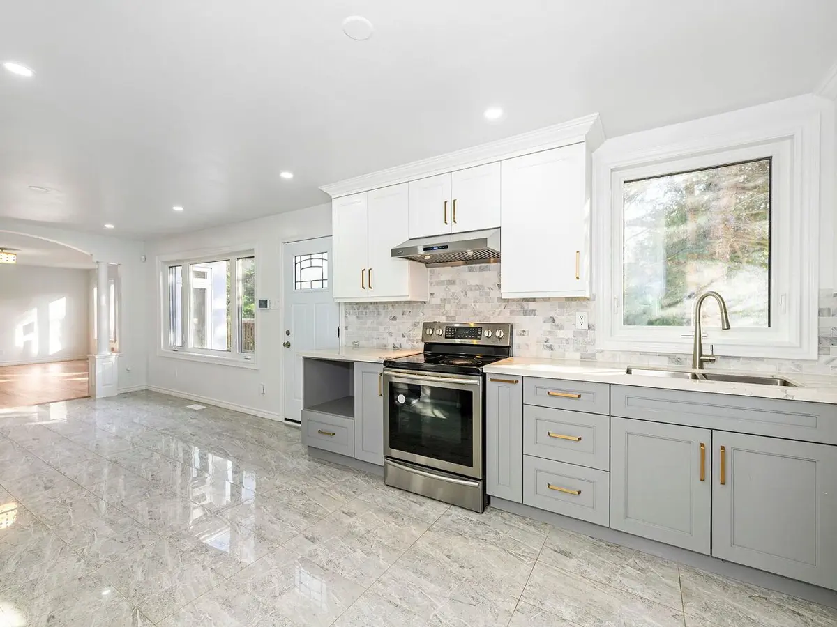 4800 Herald RD #Main, East Gwillimbury, ON L0G 1M0