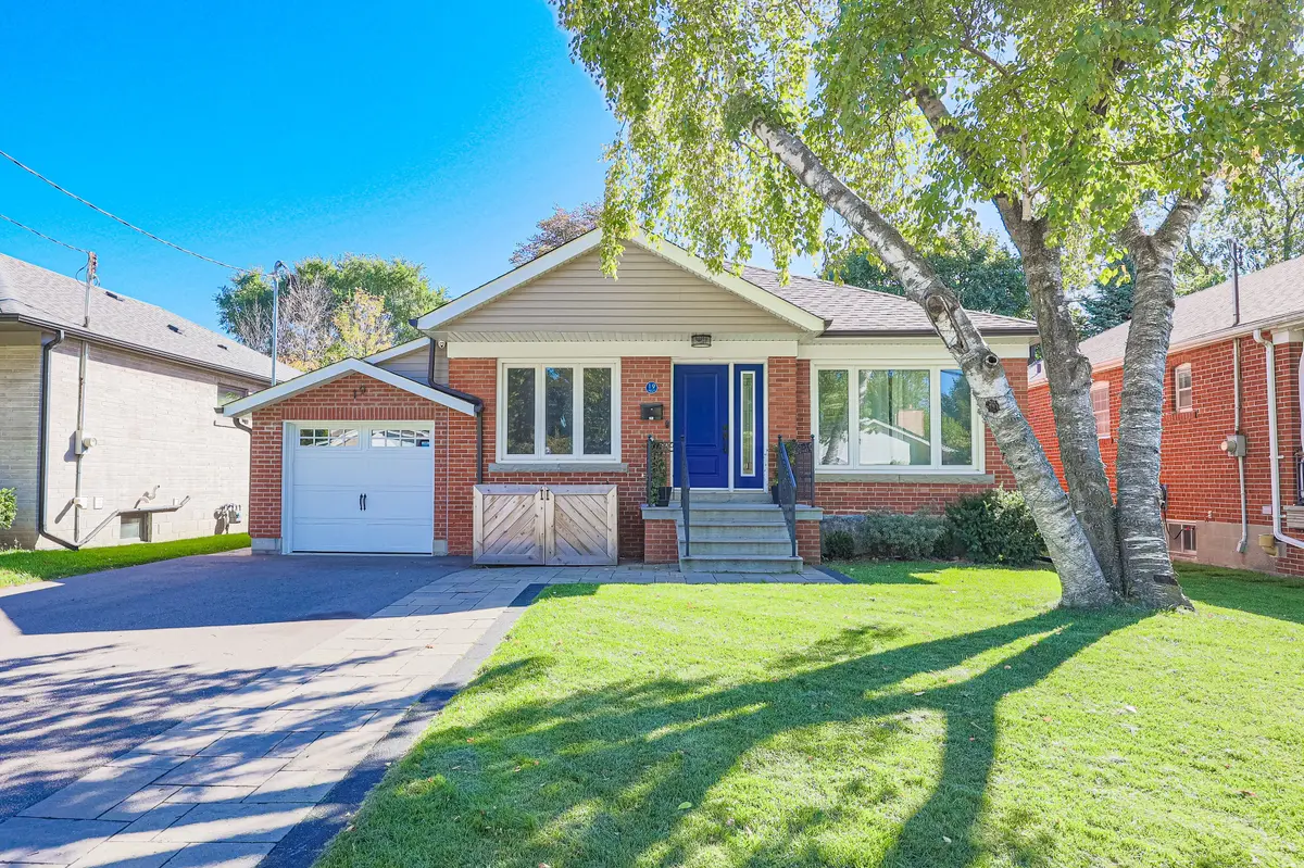19 Sealcove DR, Toronto W08, ON M9C 2C3