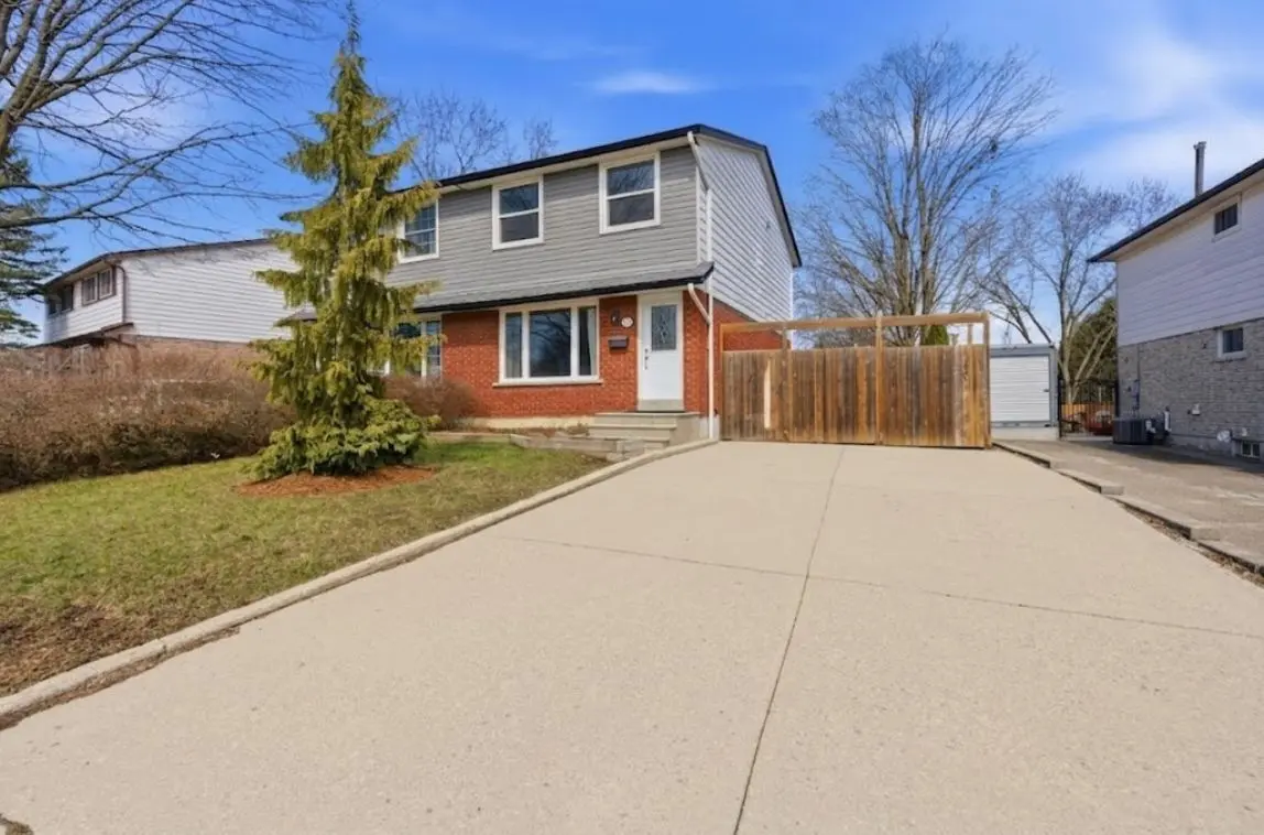 28 Chartwell CRES, Guelph, ON N1G 2T7