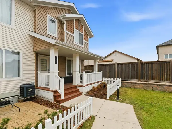 280 Amber TRL, Winnipeg, MB R2P 1T6