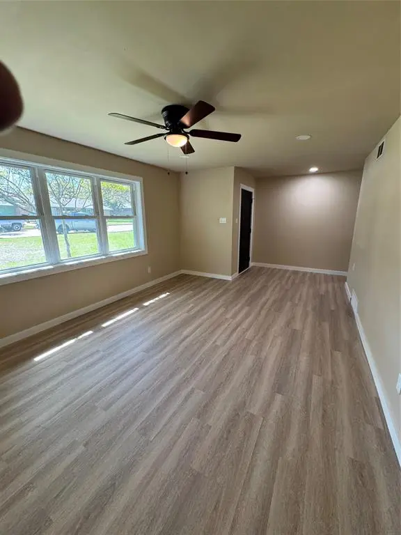 5916 Walla Avenue, Fort Worth, TX 76133