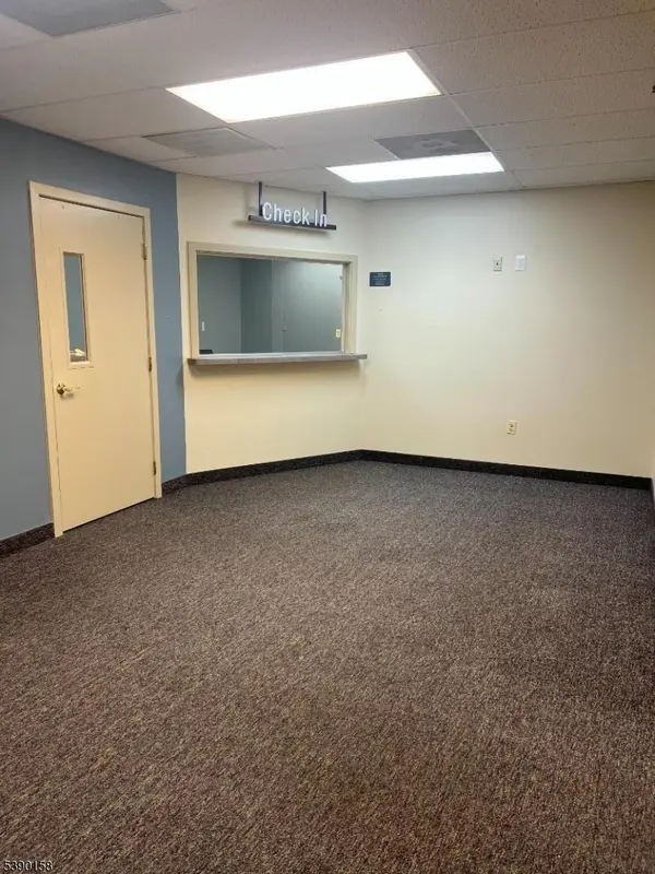 409 Coventry Dr, Lopatcong Twp., NJ 08865