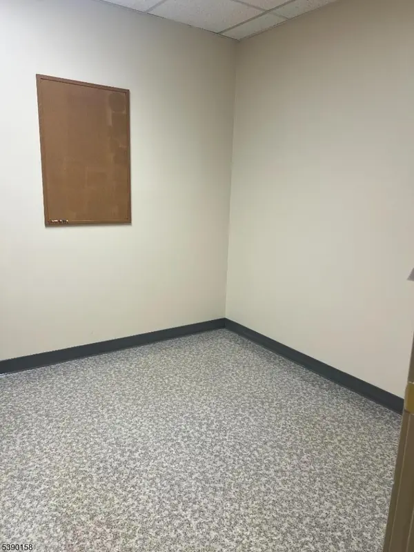 409 Coventry Dr, Lopatcong Twp., NJ 08865