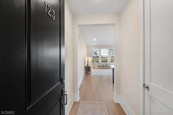 123 Myrtle Rd, Warren Twp., NJ 07059