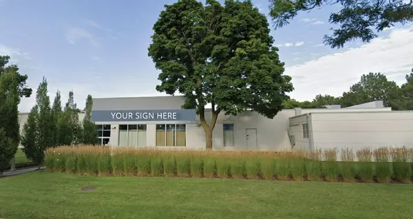 25 Scarsdale RD #8, Toronto C13, ON M4A 1X3