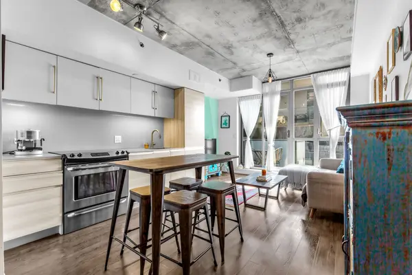 8 Gladstone AVE #412, Toronto C01, ON M6J 0B3