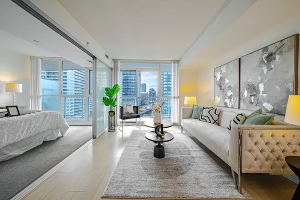 75 Queens Wharf RD #1211, Toronto C01, ON M5V 0J8