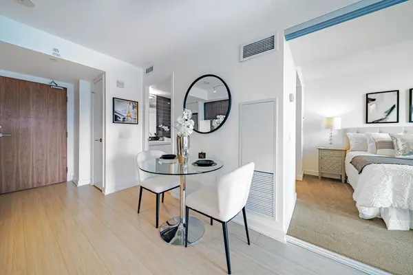 75 Queens Wharf RD #1211, Toronto C01, ON M5V 0J8