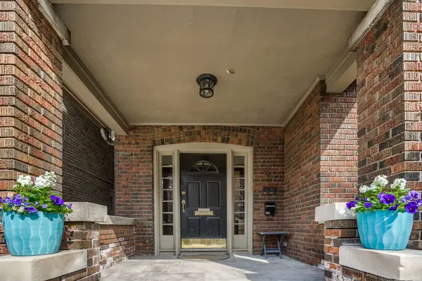 6 Oriole GDNS #Main, Toronto C02, ON M4V 1V7