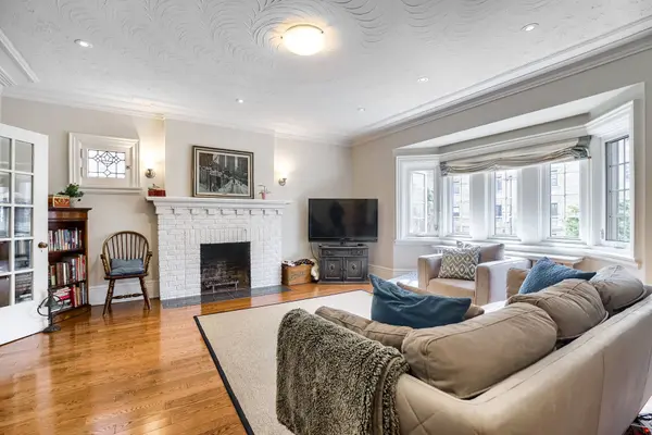 6 Oriole GDNS #Main, Toronto C02, ON M4V 1V7