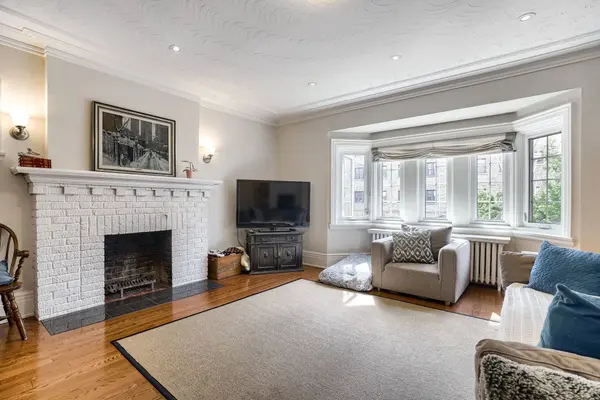 6 Oriole GDNS #Main, Toronto C02, ON M4V 1V7