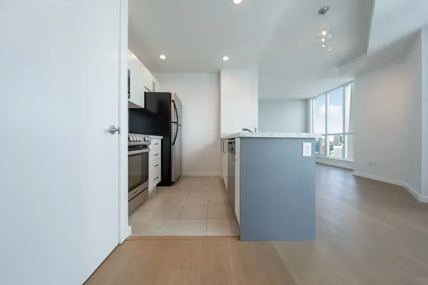 208 Queens Quay W #3512, Toronto C01, ON M5J 2Y5