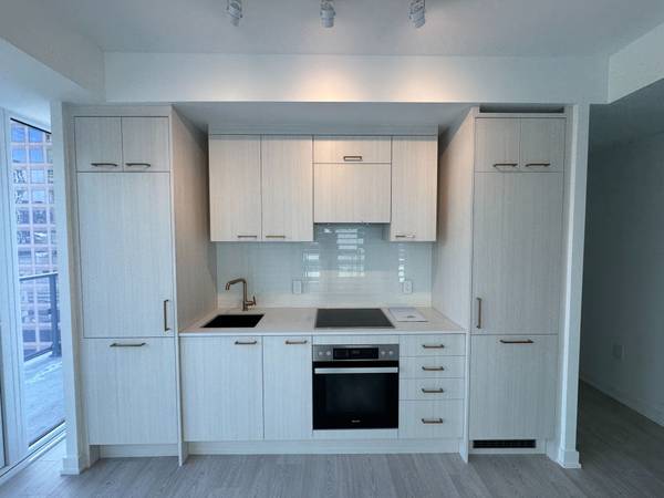 634 Church ST #1503, Toronto C08, ON M4Y 2G3