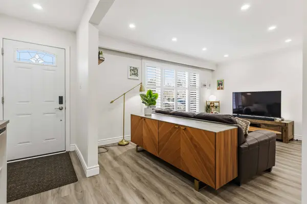 23 Japonica RD, Toronto E04, ON M1R 4S1