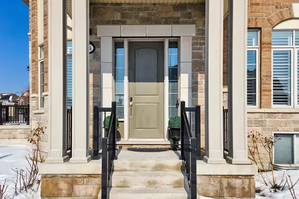 44 Micklefield AVE, Whitby, ON L1P 0C4