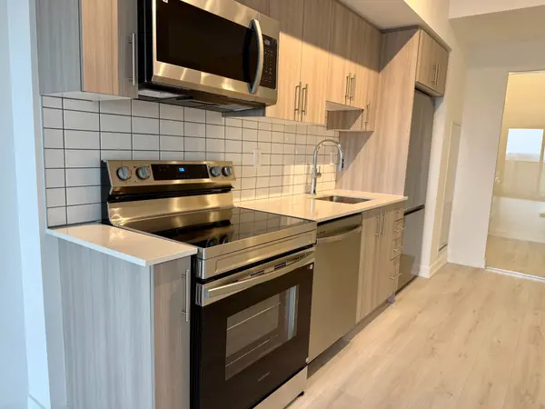 1010 Sandy Beach RD #409, Pickering, ON L1W 3V9