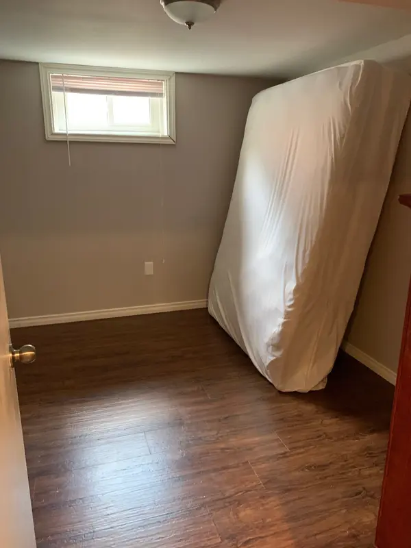 319 Hillcroft ST #Lower, Oshawa, ON L1G 2M1