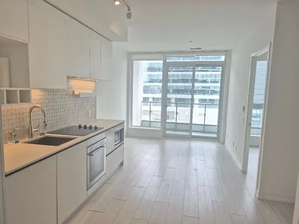 5 Buttermill AVE #805, Vaughan, ON L4K 0J5