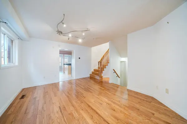 60 Harmony RD, Vaughan, ON L4K 5G4