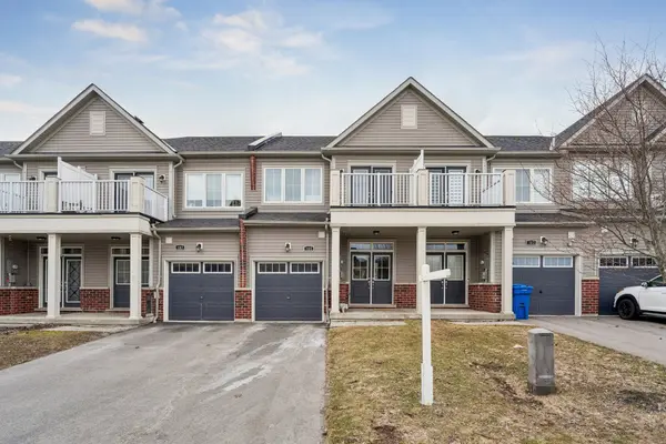 105 Alvin Pegg DR, East Gwillimbury, ON L9N 0R7