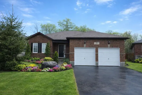 22 Evans ST, Tay, ON L0K 2A0