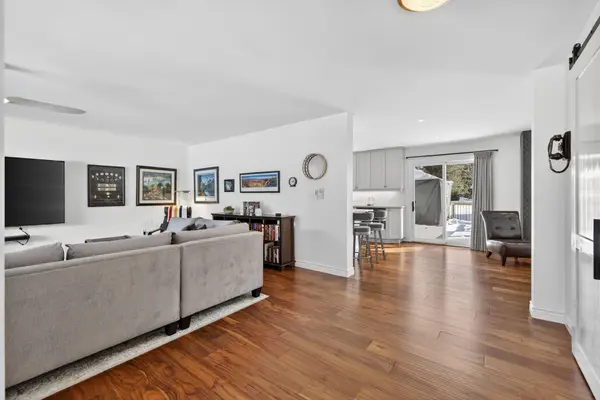 28 Starrview CRES, Mono, ON L9W 3B1