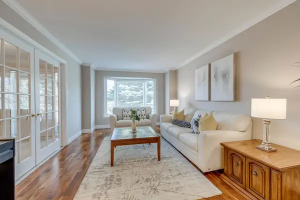 1201 Creekside DR, Oakville, ON L6H 4Y8