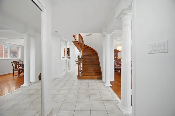 75 Royal Valley DR S, Caledon, ON L7C 1A2